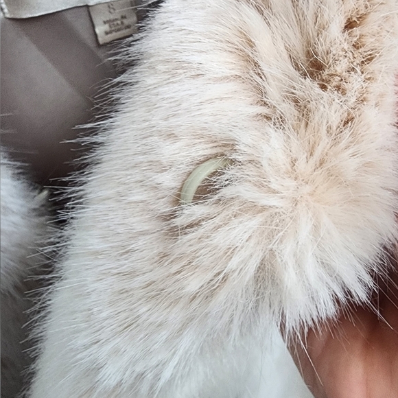 Fabulous Furs Evening Shawl - Picture 4 of 8